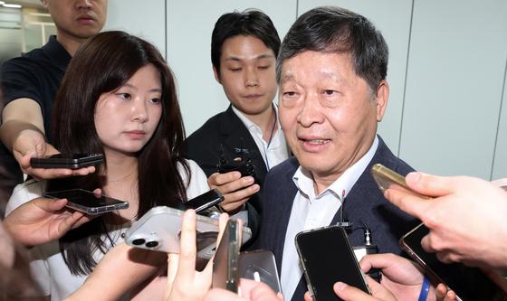 사후조정 회의 참석하는 박수근 중노위원장, "타결 가능성 있어"