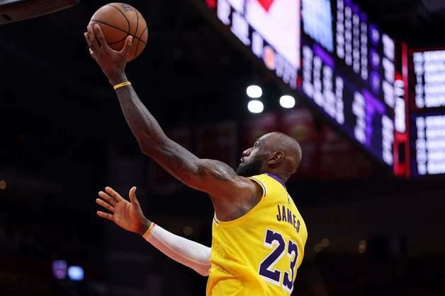NBA 레이커스, 휴스턴 꺾고 PO 2라운드 진출…제임스 28점 활약