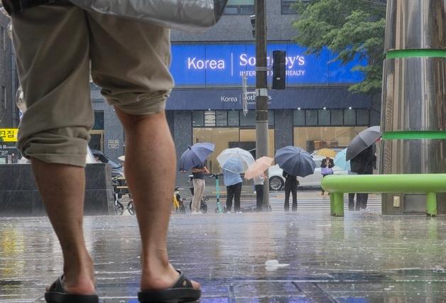 벌써 100㎜ 넘게 왔는데 최대 120㎜ 더…곳곳 집중호우 계속(종합)