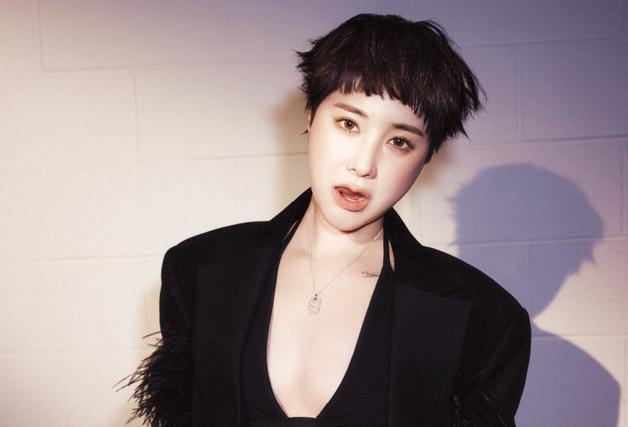'요즘 대세' 서인영, 과감한 노출 의상…고모상 아닌 카리스마 퀸 [N화보]