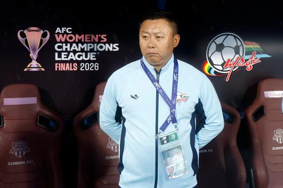 승리한 리유일 내고향 감독 "이곳 주민들이 축구 관심이 높은 것 같더라" 