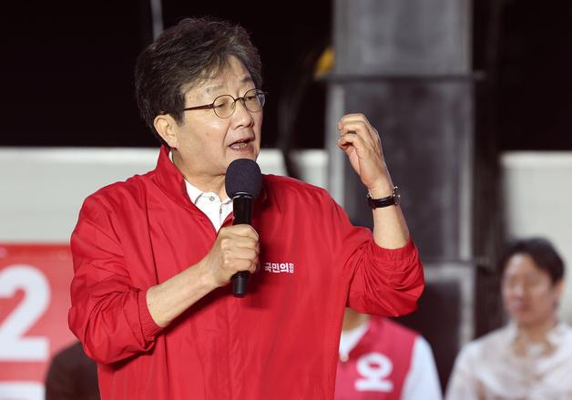 유승민 "깨끗하고 유능한 보수로 보답…李정부 견제 사인 보내달라"