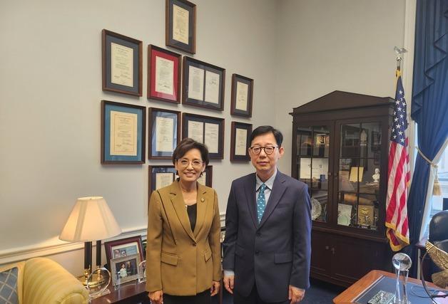 외교1차관, 美의회·조야 면담…"핵잠·조선 협력 지원 요청"