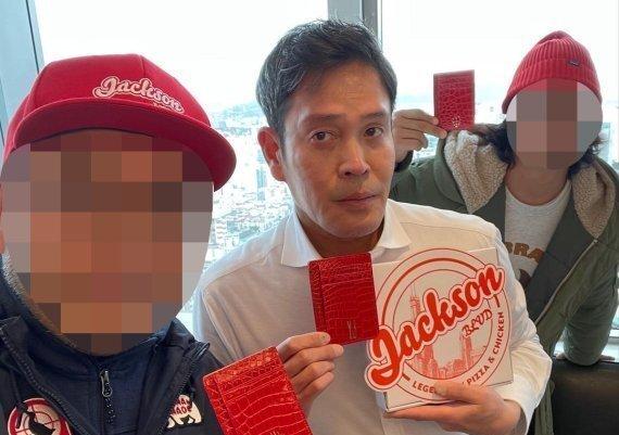 '스벅 탱크데이' 정용진 회장 책임론…광주에서 무릎 꿇을까