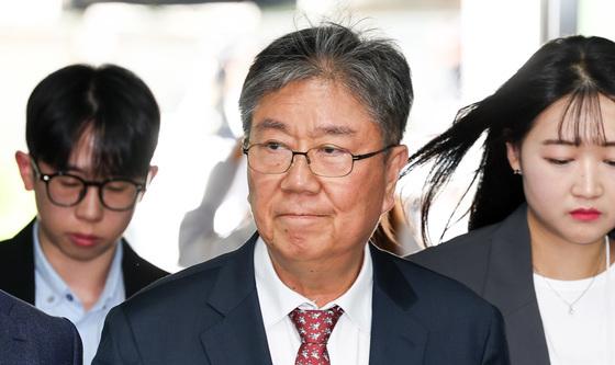 '관저 이전 의혹' 김대기 전 비서실장, 구속심사 출석