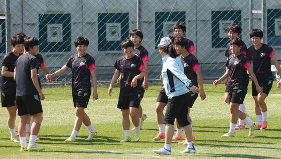결승전 앞둔 북한 내고향, 화기애애한 분위기 속 최종 훈련 