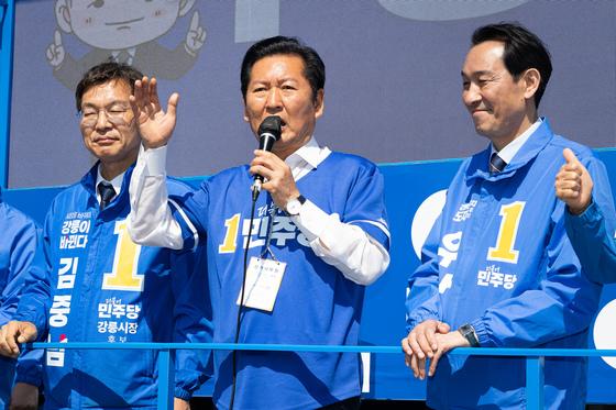 與, 충북·동해안서 '힘있는 여당' 강조…"예산·법률 민주당 주도"(종합2보)