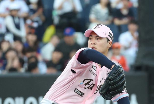 한화 왕옌청, 두산전 '7이닝 2실점' 역투…3경기 연속 선발승 기회