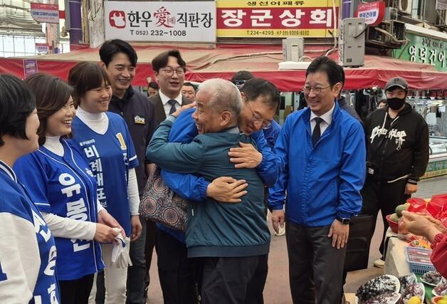 "김상욱, 일 잘하는 여당 후보"…민주당 의원들 울산 찾아 지원 유세
