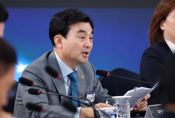 안규백 "호르무즈 현실적 기여 방안 검토…동맹·자주국방 강화 병행"