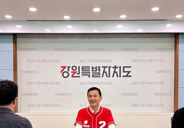 김진태 "우상호 70조 강릉 데이터센터? 우린 두 달 전 기공식 끝내"