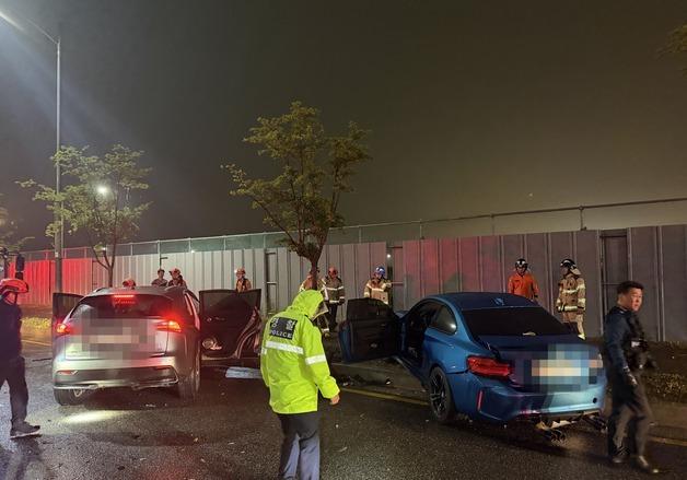 '119 셀프신고' 아이폰이 살렸다…중앙선 넘은 BMW에 4명 부상