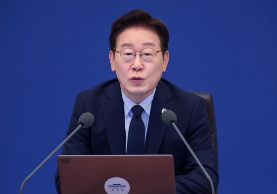 李대통령 "사관학교 통합, 신속하고 과감하게 추진해 달라" 주문