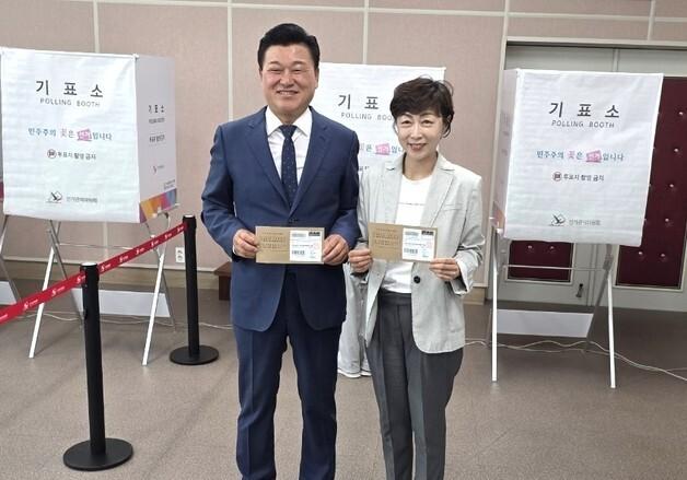 충북 후보 24명 중 15명 사전투표…민주 11명·국힘 4명