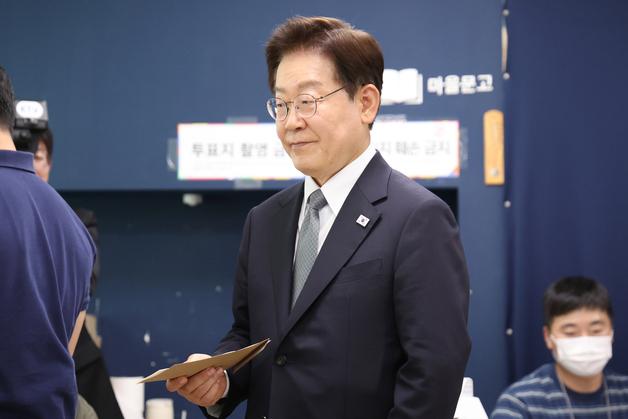 선거 막판 지지층 구심점 재편…與 '이재명', 野 '박근혜·MB' 전면에