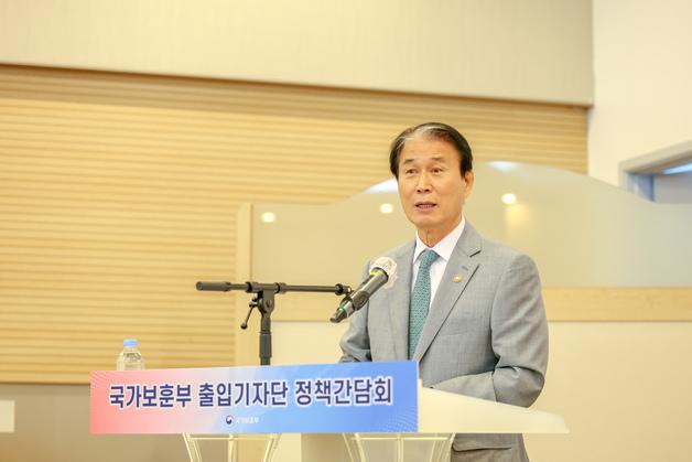 권오을 "민주유공자법 '정서적 반대' 이해 어려워…하반기에 최우선 처리"