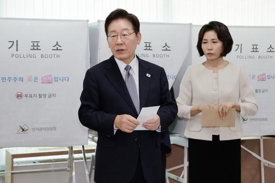 여야, 李대통령 투표지 노출 공방 지속…"단순 해프닝" vs "공수처 고발"