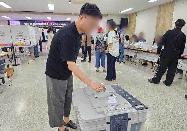 [사전투표] 경남 오후 4시 투표율 9.84%…지난 지선보다 1.16%p↑