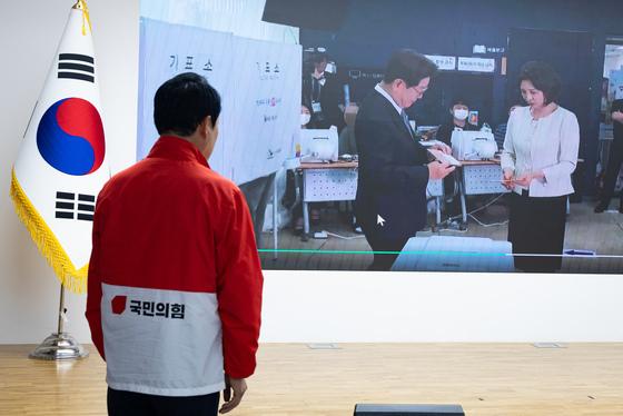 국힘, '李 투표지 노출 논란' 재겨냥 "오만한 권위의식…사과하라"