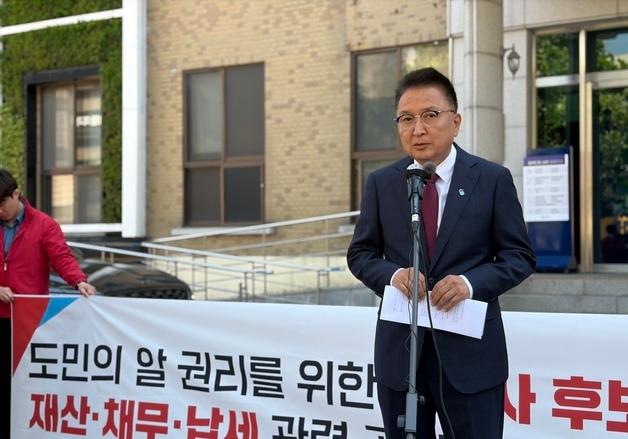 김영환, 연일 신용한 때리기…신 "정책 없이 의혹 부풀리기"