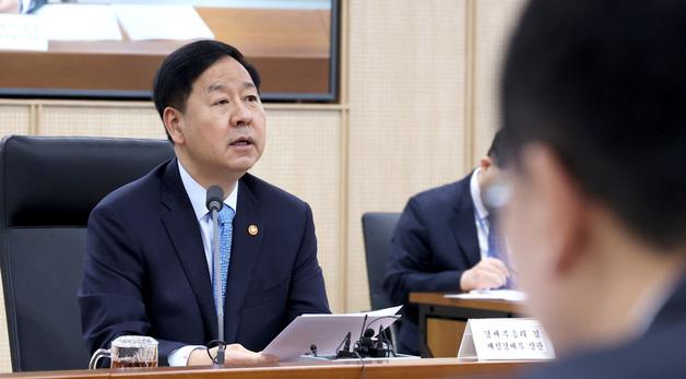 구윤철 "5차 최고가격 오후 7시 발표…석유 매점매석 금지 2개월 연장"