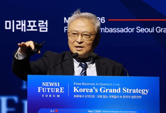 中옌쉐퉁 "美 신뢰 잃고 쇠퇴 '불확실' 국가로…동맹들 현실 직시를"