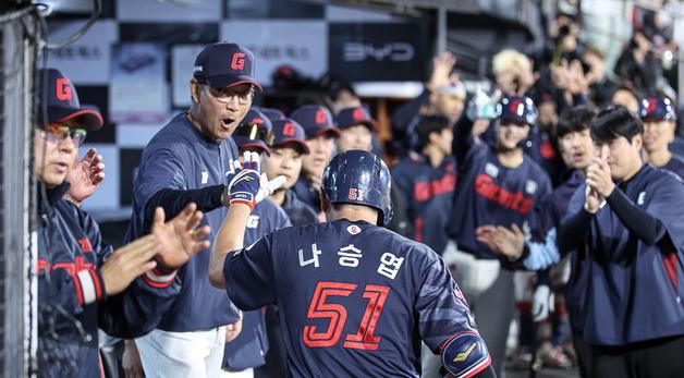 미워도 다시 한번…롯데, 나승엽-고승민 복귀 효과 '톡톡'