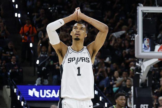NBA 샌안토니오, 미네소타 133-95 대파…PO 서부 준결승 '1승1패'
