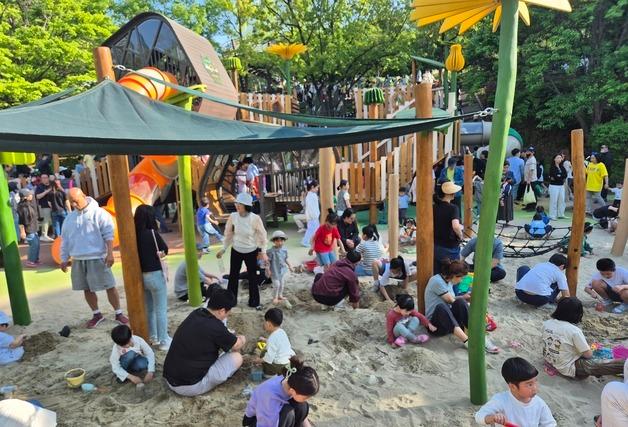 "아이들 웃음소리 이어졌다"…서울형 키즈카페, 닷새간 5만5000명 찾아