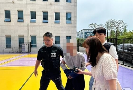 "해치려 한다" 망상에 십년지기 살해 70대 '징역 15년→12년' 감형