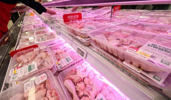한우 14% 오르고 광어 30% 껑충…피서철 앞두고 축·수산물 '도미노 인상'