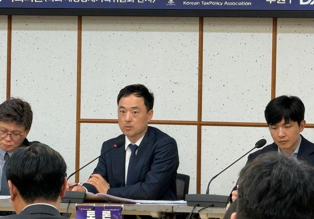 정부 "소득 있는 곳 과세"…학계 "코인 과세 기준·형평성 문제 여전"