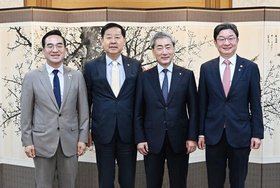 경제·통화당국 수장들 "금융 변동성 확대…레버리지 리스크 살피겠다"