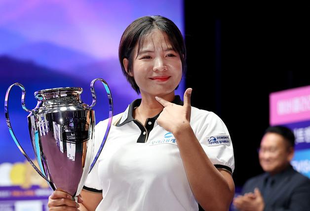 여자당구 스롱 피아비, '라이벌' 김가영 꺾고 통산 10승 달성