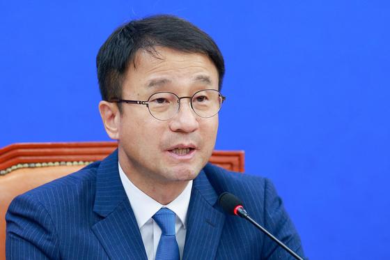한병도 "정점식 원내대표 축하…선관위·민생입법 책임 있는 자세 기대"