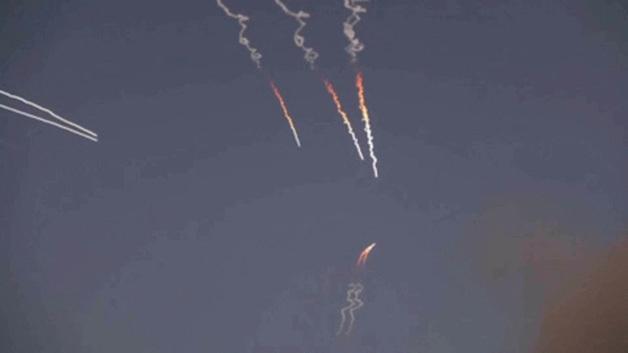 이란, 쿠웨이트와 바레인 미사일·드론 공격…"美공습 대한 보복"(상보)