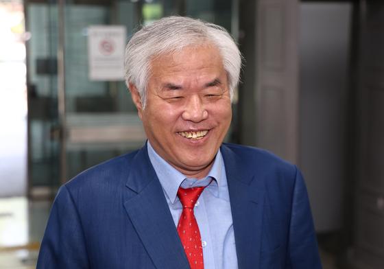 '총선 전 승려들 식사 제공' 전광훈 목사 측근, 징역형 집행유예 확정