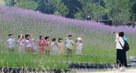 토요일 한낮 최고 32도 초여름 더위…전국 곳곳 오존 '나쁨'