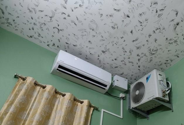 "먼지 묻으면 안 돼"…에어컨 실외기 방안에 설치, 여친이 발견 '폭소'