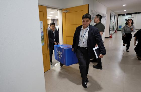 '투표용지 사태' 선관위 압수물 분석 착수…관계자 줄소환 전망