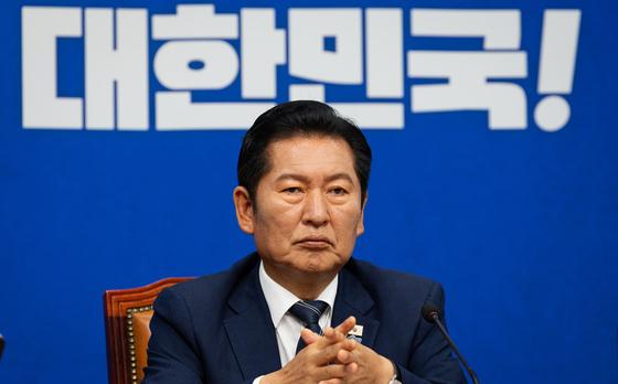 대통령 메시지에 與 벌집…'李시계' 찬 정청래, 거취엔 웃음만