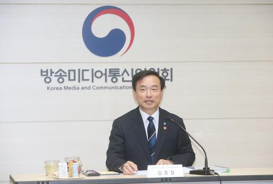 김종철 방미통위원장 "JTBC, 재승인 평가 시 재무 상황 살필 것"