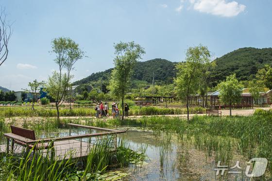 "체류 관광 활성화"…김해 '여름 한 달 여행하기' 참가자 모집
