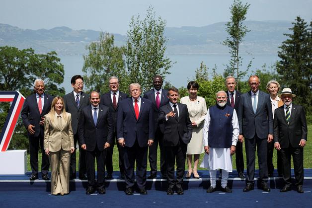 G7, 핵심광물 공급망 동맹 출범…희토류 중국 의존도 낮춘다