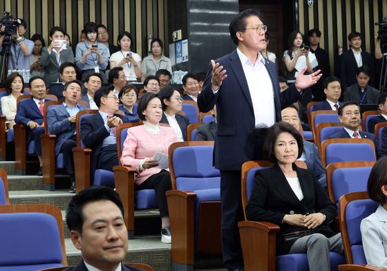 '재선거론' 후폭풍…국힘 의총 시작부터 공개발언 두고 충돌