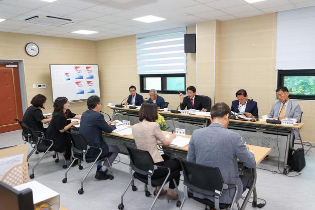 10년 만에 복귀하는 하학열, 고성군수직 인수위 닻 올렸다