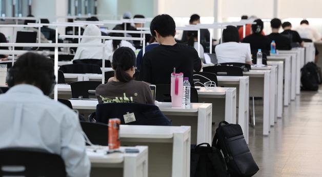 대학생 1인당 교육비 2073만원 '역대 최고'…장학금도 400만원 돌파