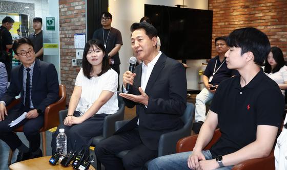 서울영커리언스 인턴들 만난 오세훈 시장