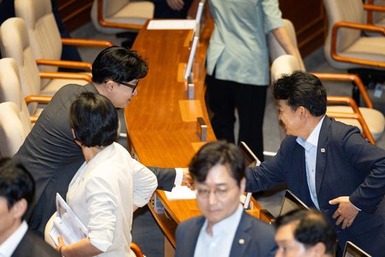韓복당, 국힘·보수에 도움 안돼 57.2%…국힘 지지층에선 53% [조원씨앤아이]
