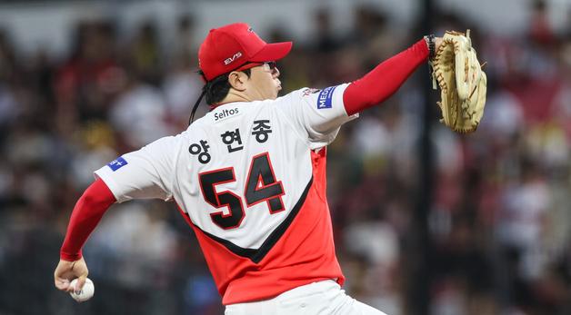 '대투수' KIA 양현종, LG 상대로 개인 통산 190승 대기록 작성